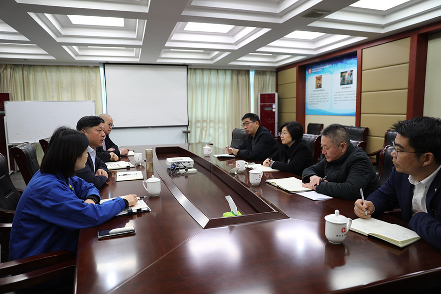 【423】南太湖新區黨工委副書(shū)記、管委會(huì )常務(wù)副主任徐曉惠蒞臨我司開(kāi)展三服務(wù)活動(dòng).JPG