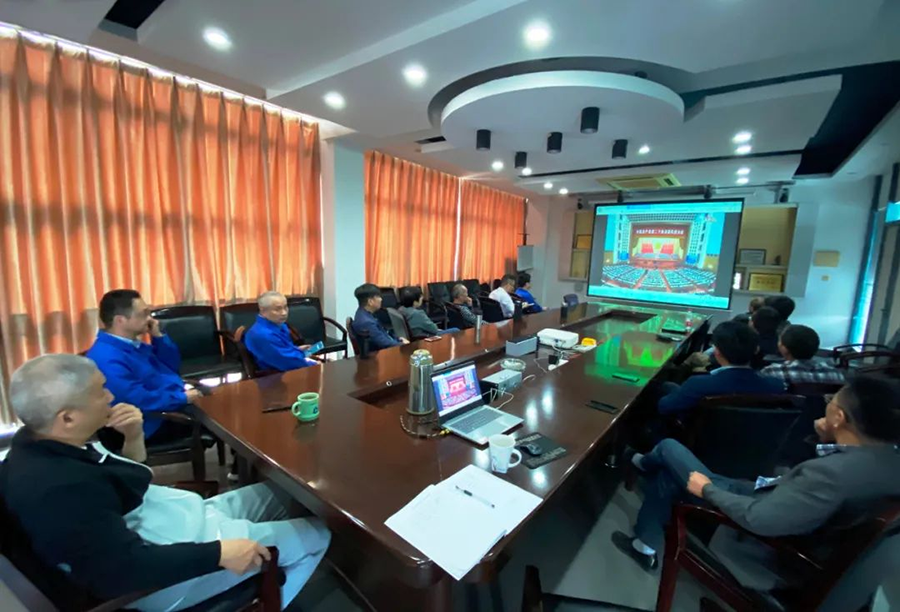 電滾筒公司黨員集中收看黨的二十大開(kāi)幕會(huì )直播.png 電滾筒公司黨員集中收看黨的二十大開(kāi)幕會(huì )直播.png