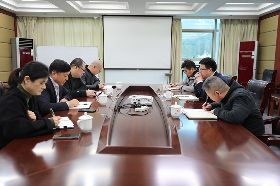 南太湖新區管委會(huì )副主任戚斌斌一行蒞臨我司考察.JPG