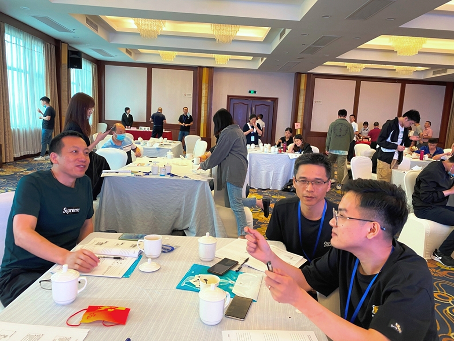 電動(dòng)滾筒公司組織管理干部參加健峰培訓.png 電動(dòng)滾筒公司組織管理干部參加健峰培訓.png